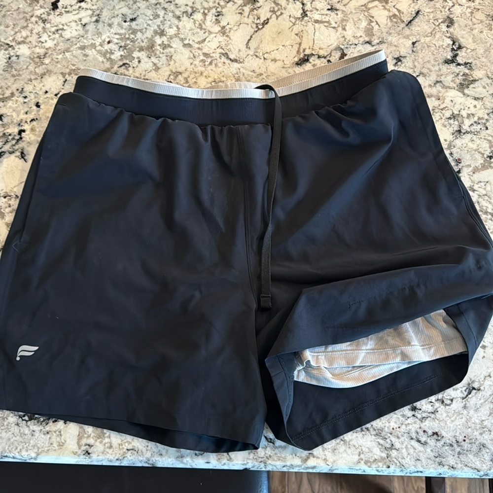 Fabletics Fundamental Men’s Medium shorts with liner